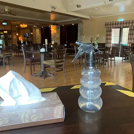 ゲストハウス The Lagoon Restaurant And 4*